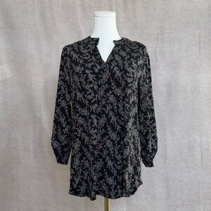 Dear Scarlett Chic & Classic Feminine Black Tunic with Ditsy Floral